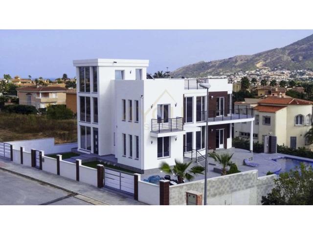 Villa En venta en L'Alfàs Del Pi photo 0