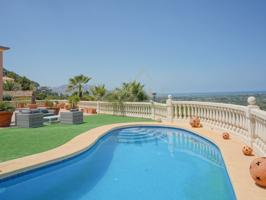 Villa En venta en Pedreguer photo 0