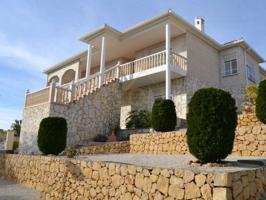 Villa En venta en La Nucia photo 0
