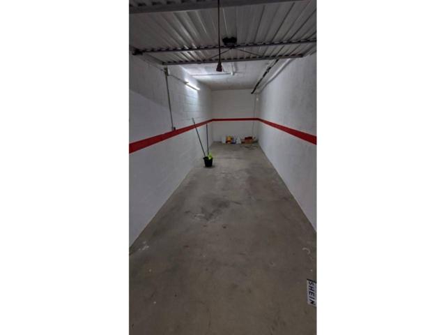 Garaje en venta en Olot photo 0