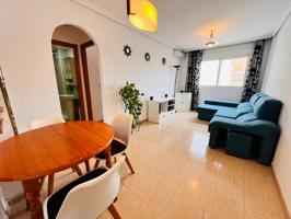 ¡Piso en el Centro de Torrevieja con Garaje y Trastero Incluidos! photo 0