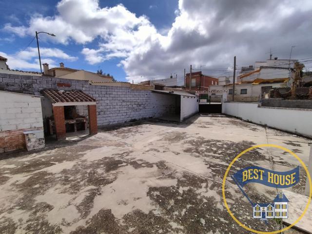 CASA EN VENTA CON UN AMPLIO PATIO CON BARBACOA photo 0