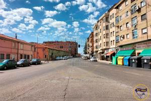 PISO EN VENTA EN LA ZONA DE REYES CATOLICOS CON UNA AMPLIA TERRAZA photo 0