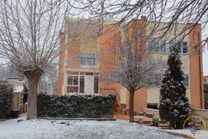 VENTA DE CHALET INDEPENDIENTE EN ARCAS photo 0