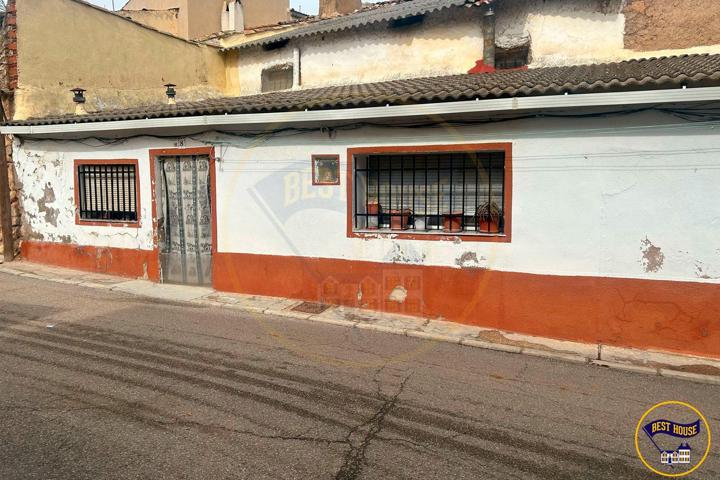 CASA A LA VENTA PARA REFORMAR EN JABAGA photo 0