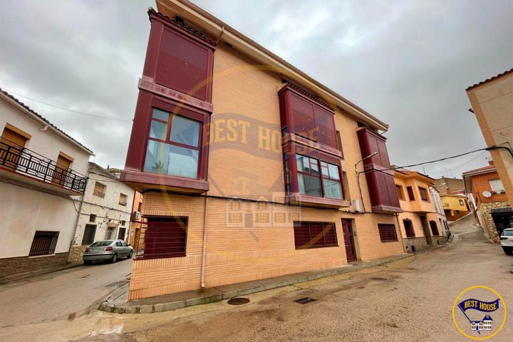 BLOQUE DE PISOS EN VENTA EN VILLAREJO DE FUENTES photo 0