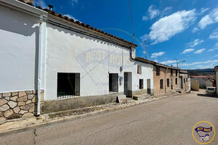 CASA EN EL CENTRO DE ARCAS PARA REFORMAR photo 0