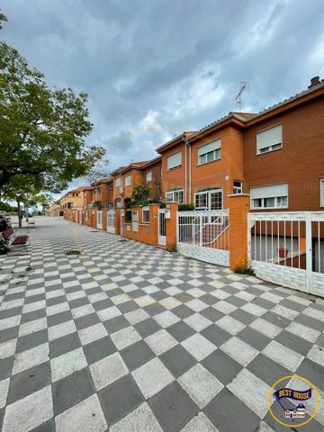 ¡EXCLUSIVA EN CUENCA CAPITAL! CHALET ADOSADO LISTO PARA ENTRAR A VIVIR photo 0