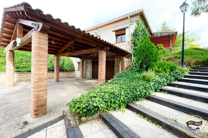 CASA EN VENTA EN VILLALBA DE LA SIERRA photo 0