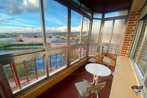 PISO EN VENTA DE 4 HABITACIONES CON GARAJE photo 0