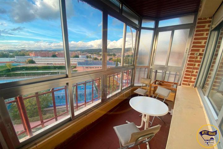 PISO EN VENTA DE 4 HABITACIONES CON GARAJE photo 0