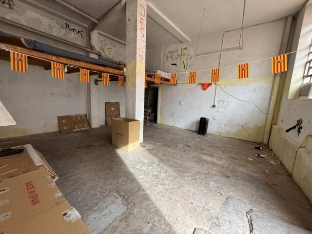 Se vende local en Illueca photo 0