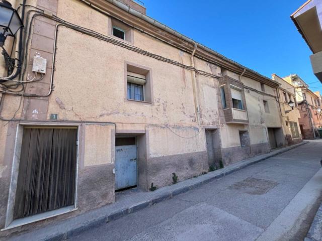Se vende casa con garaje en Illueca photo 0
