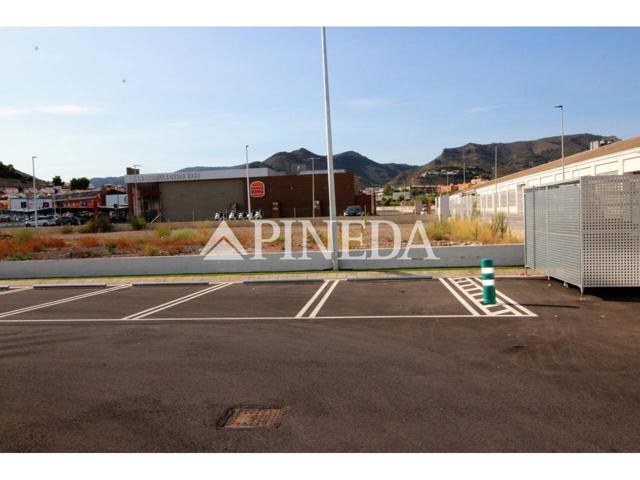 Nave comercial en venta en La Vall d'Uixó photo 0