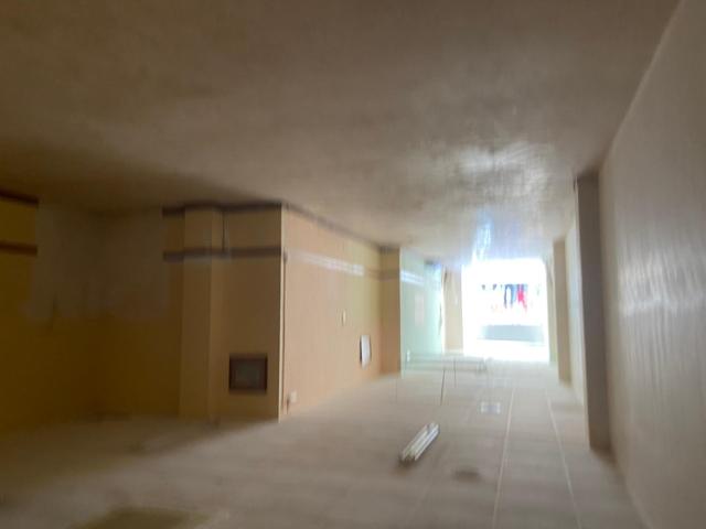 LOCAL COMERCIAL EN ZONA PEATONAL photo 0