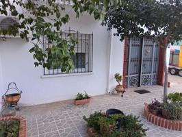 Unifamiliar Pareada En venta en Baeza photo 0