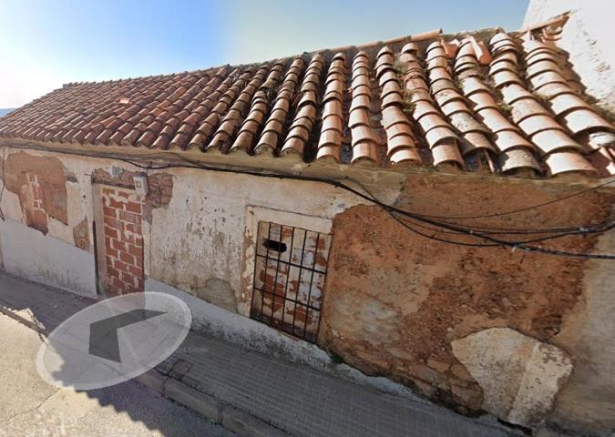 Excelente casa para reformar en calle Clavel photo 0