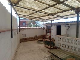 CASA CON POTENCIAL EN PUERTOLLANO photo 0