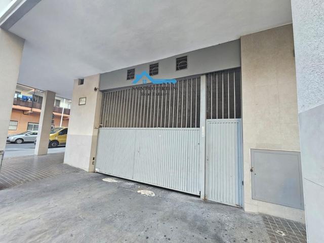 Garaje con trastero y altillo a la venta en Plaza del Infante, Benidorm photo 0