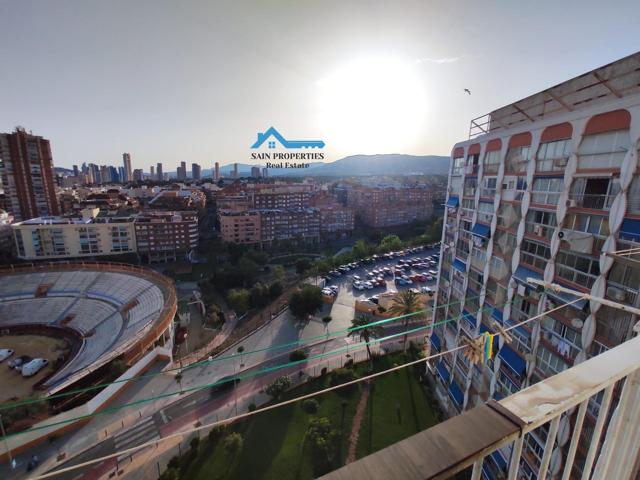 Piso a la venta en la Plaza de Toros de Benidorm photo 0