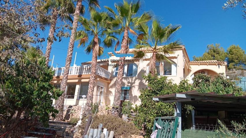 Espectacular finca con casa a la venta en La Nucia photo 0