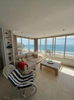 Exclusiva vivienda en primera línea de la Playa de Levante - Plza Triangular en Benidorm. photo 0