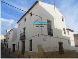 Casa de pueblo en el corazón de La Nucía, ideal para inversión o vivienda photo 0