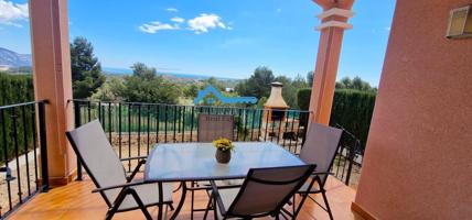 Se vende luminosa y acogedora vivienda en la urbanización Balcón de Ponoig, Polop photo 0