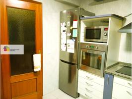 se vende casa adosada en la urbanización Monteleon, amueblada, 3 hab, 3baños , garaje, jardín, piscina, bar, photo 0