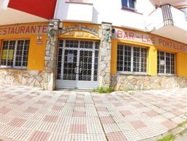 se vende piso con negocio, almacén cochera y trastero en Matallana de Torio (León), totalmente exterior, jardín photo 0