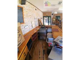 se vende local de negocios, tiene vivienda, ahora se encuentra como local de Hosteleria, pero podria destinarse a cualqu photo 0