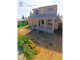 se vende chalet independiente en la urbanización de Villadangos del paramo, con 5 habitaciones, 3 baños, cochera para do photo 0