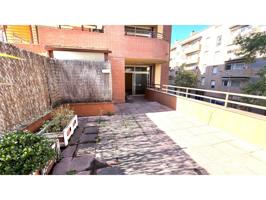Bonito piso con terraza y piscina comunitaria en Figueres photo 0
