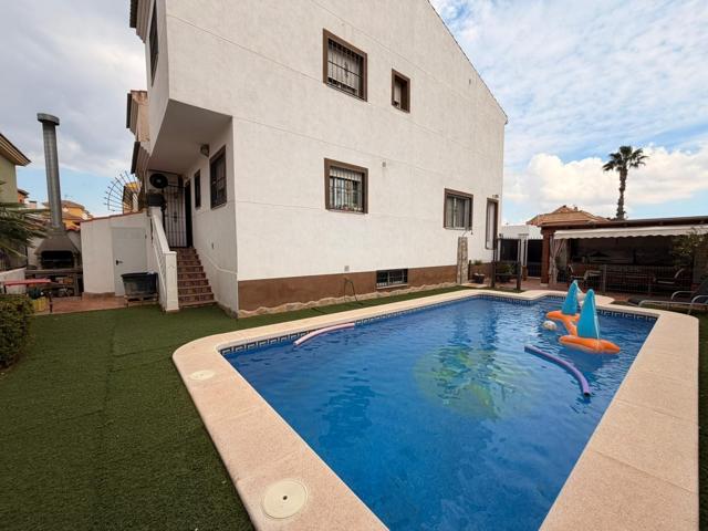Villa En venta en Almoradí photo 0