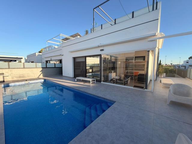 Villa En venta en Dolores photo 0