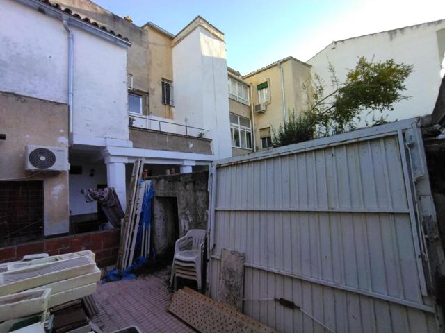 ¡SE VENDE SOLAR CON CASA EN LA PARTE ANTIGUA DE CÁCERES! 🏡✨ photo 0