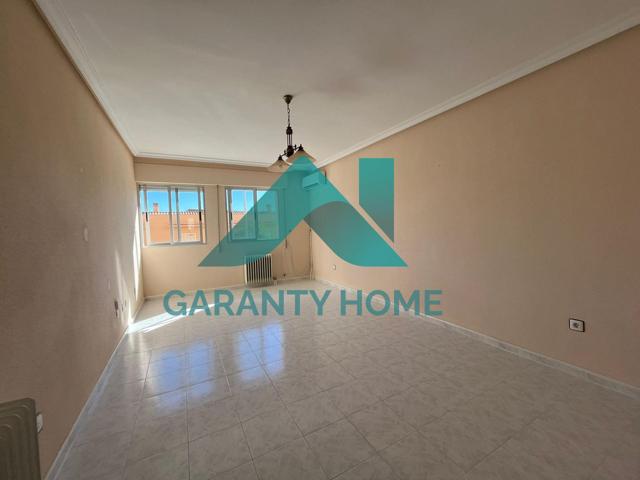 SE ALQUILA PISO SIN AMUEBLAR EN ZONA FRATRES 🏡 photo 0