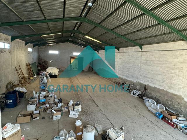 SE VENDE NAVE EN MALPARTIDA DE CÁCERES photo 0