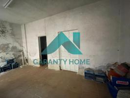SE VENDE LOCAL EN PLAZA MAYOR photo 0