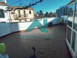 ¡CASA SEMIAMUEBLADA EN ALQUILER EN ZONA PUENTE SAN FRANCISCO, CÁCERES, CON AMPLIO PATIO! 🏡✨ photo 0