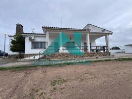 SE VENDE CASA DE CAMPO EN ARROYO DE LA LUZ photo 0