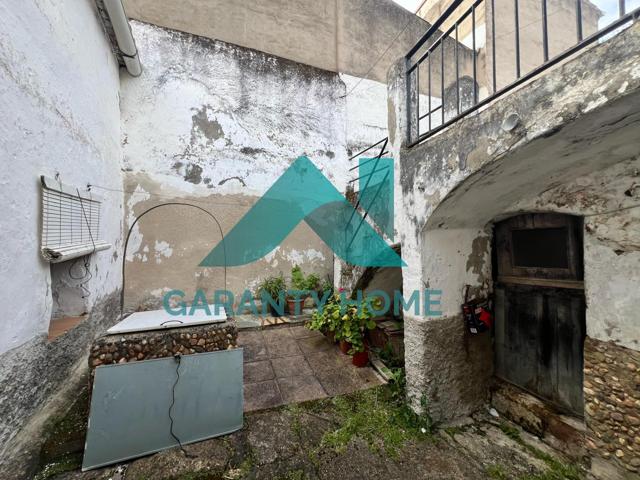 🏡 ¡SE VENDE CASA PARA REFORMAR EN ARROYO DE LA LUZ! 🔧✨ photo 0