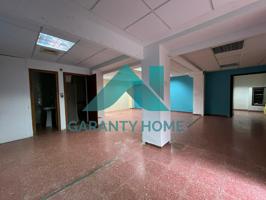 🏢 SE ALQUILA LOCAL COMERCIAL EN ZONA MADRILA BAJA – CÁCERES photo 0