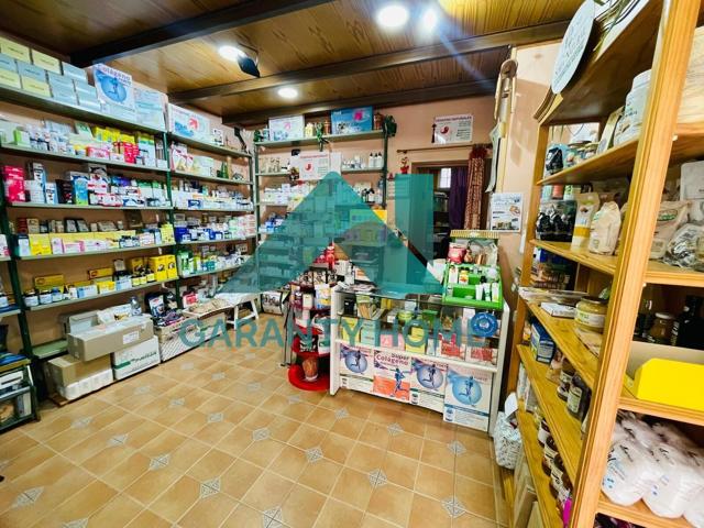 ¡SE ALQUILA LOCAL REFORMADO EN PLENO CENTRO DE CÁCERES! 🏢✨ photo 0