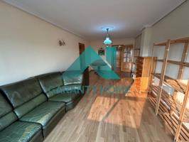 🏡 ¡SE ALQUILA PISO DE ESTUDIANTES EN ZONA OBISPO GALARZA, CÁCERES! 🎓✨ photo 0