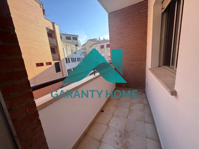 🏡 SE ALQUILA PISO SIN AMUEBLAR EN ZONA COLÓN – REFORMADO Y CON GARAJE photo 0