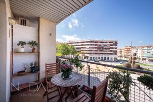 DUPLEX DE 4 HABITACIONES Y PARKING EN EL CENTRO DE MARTORELL photo 0