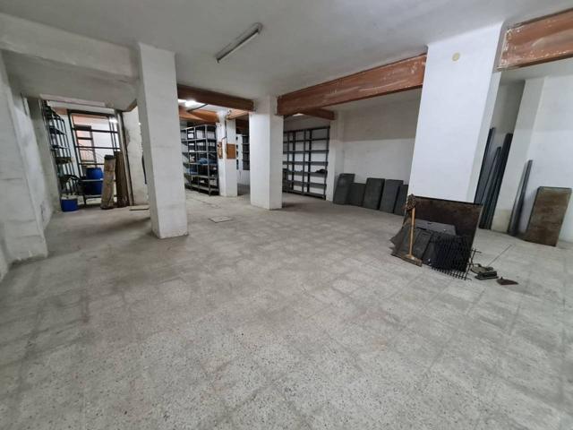 Local En venta en Barcelona photo 0