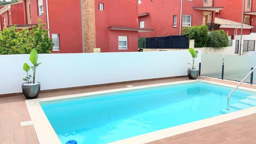 Moderna vivienda unifamiliar con piscina privada photo 0