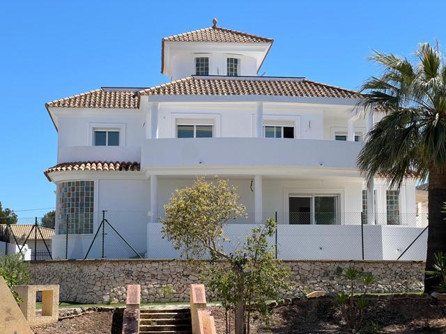 CHALET INDEPENDIENTE EN ALBIR ZONA CENTRICO LLANO photo 0